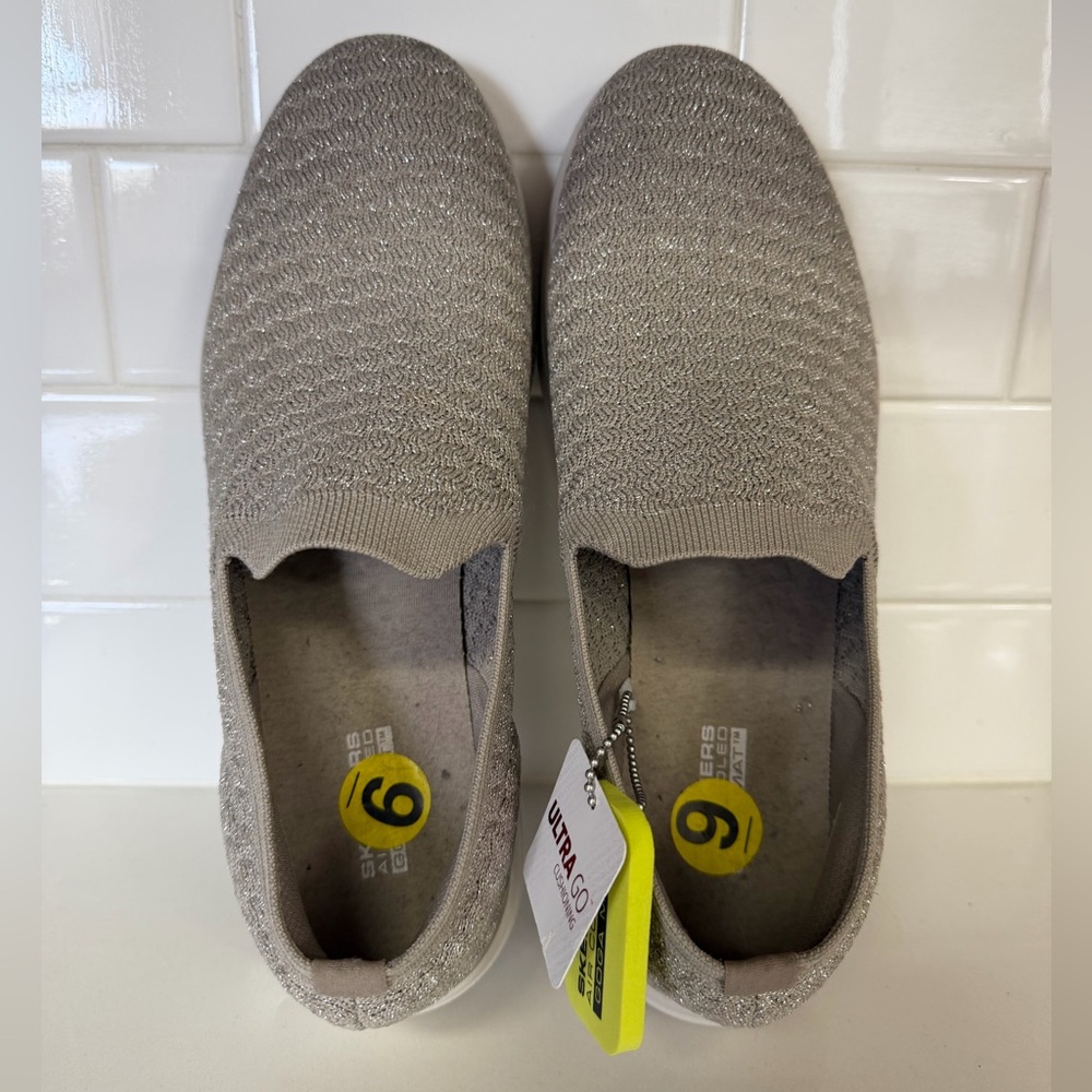Ladies Tan Skechers - Picture 2 of 12